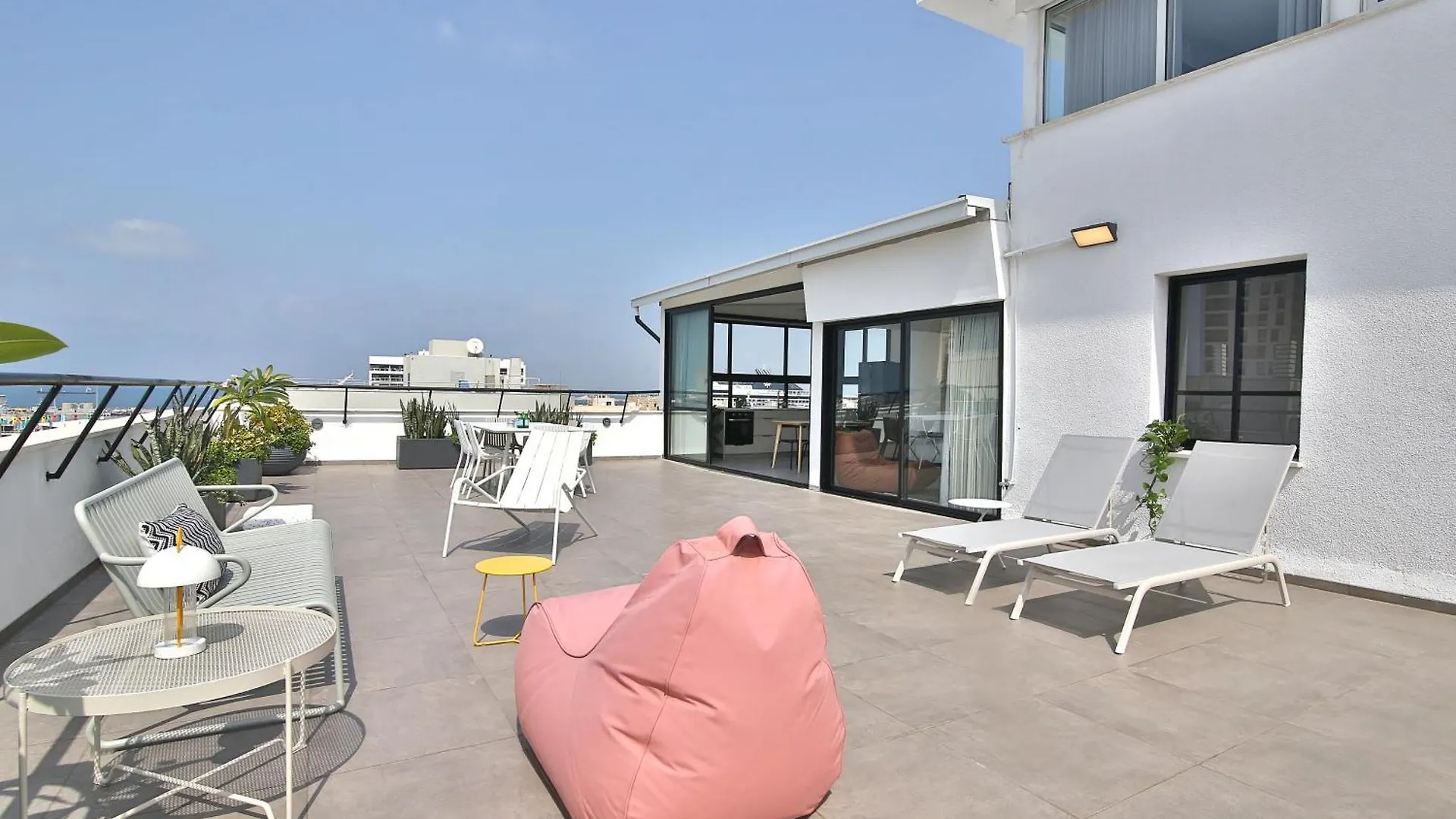 Rooftop 42 - Penthouse Haifa Apartment